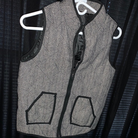Tops - Herringbone Vest. #Fall #Winter #vest